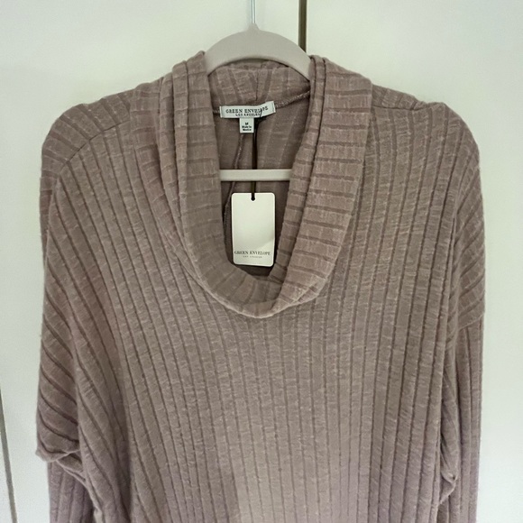 Such a fabulous cowlneck sweater sz M perfect for everyday wear w/leggings NWT - Picture 2 of 3